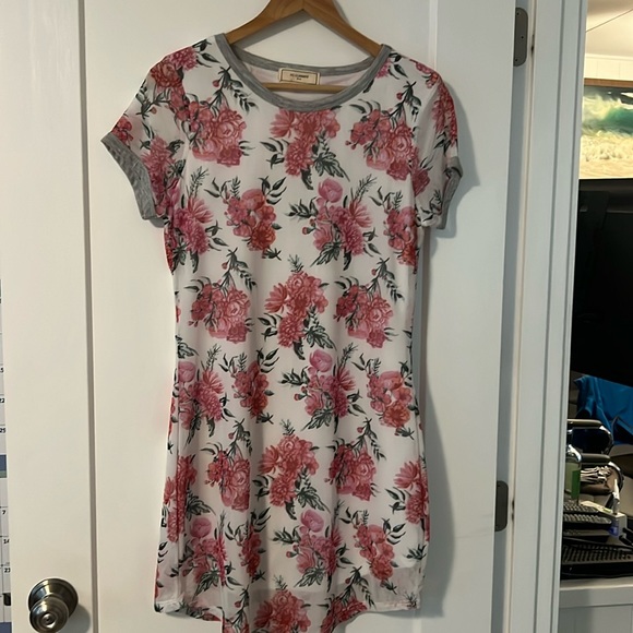 no comment Dresses & Skirts - No comment pink floral dress